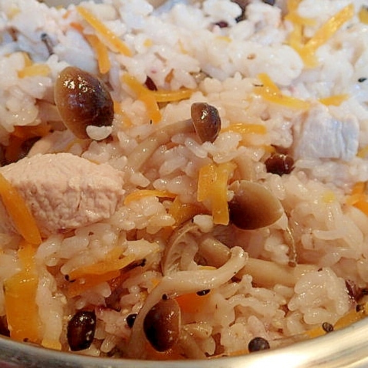 麺つゆと塩麹で炊き込みご飯　❤かしわ飯❤